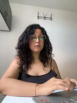 Snapshot of DaphneSky chatting on 07-21-26, 11:06 DaphneSky online show from 07-21-26, 11:06