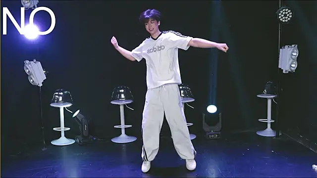 Snapshot of Dance-Teacher chatting on 07-21-26, 05:31 Dance-Teacher online show from 07-21-26, 05:31