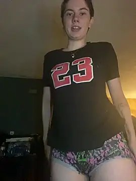 Snapshot of lovelyylola20 chatting on 07-18-26, 08:45 lovelyylola20 online show from 07-18-26, 08:45