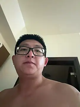 Snapshot of love830325 chatting on 07-18-26, 10:40 love830325 online show from 07-18-26, 10:40