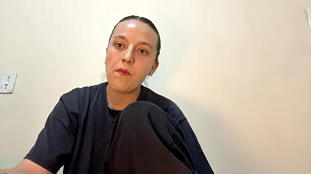 VeronicaFendt online show from 07-22-26, 03:41