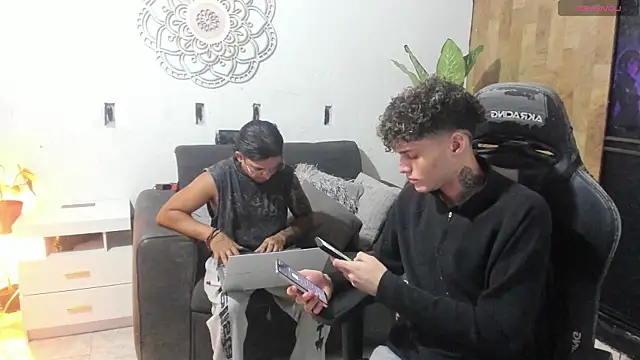 abrahan y alejo online show from 08-04-26, 01:43