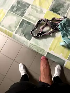 swissboy22 online show from 10-22-25, 02:05