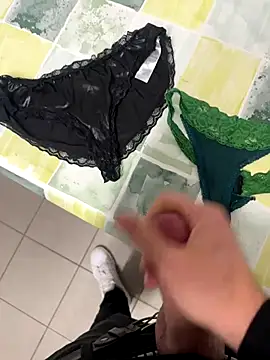 swissboy22 online show from 10-29-25, 10:31