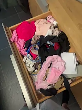 swissboy22 online show from 04-17-26, 07:22