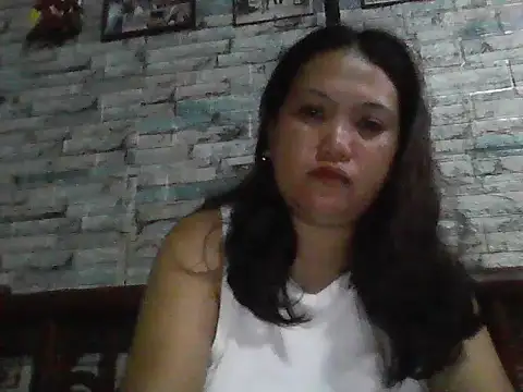 Snapshot of Lunasky05 chatting on 07-20-26, 12:51 Lunasky05 online show from 07-20-26, 12:51