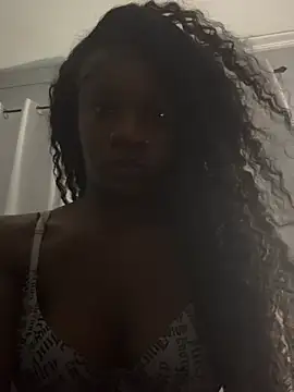 Snapshot of therealgiabenj chatting on 07-21-26, 12:39 therealgiabenj online show from 07-21-26, 12:39