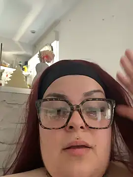 Snapshot of Peachy_bella chatting on 07-25-26, 10:32 Peachy bella online show from 07-25-26, 10:32
