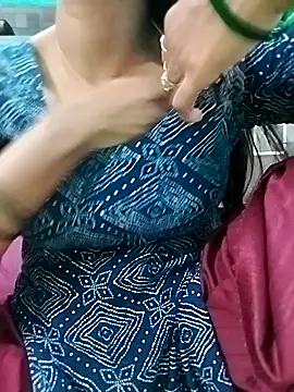 Snapshot of Lovely-Pihu chatting on 07-21-26, 07:10 Lovely-Pihu online show from 07-21-26, 07:10