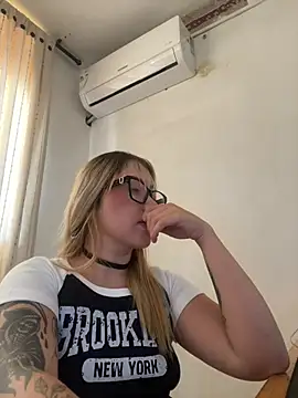 ZoeJhonson-1 online show from 07-28-26, 04:50