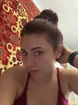 Snapshot of Maria5588 chatting on 07-26-26, 04:58 Maria5588 online show from 07-26-26, 04:58