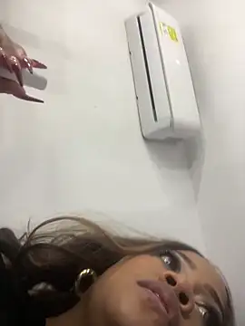 Snapshot of riri_brunnete chatting on 02-27-26, 04:23 riri brunnete online show from 02-27-26, 04:23