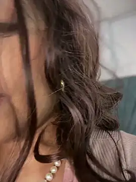 Snapshot of riri_brunnete chatting on 03-01-26, 04:12 riri brunnete online show from 03-01-26, 04:12