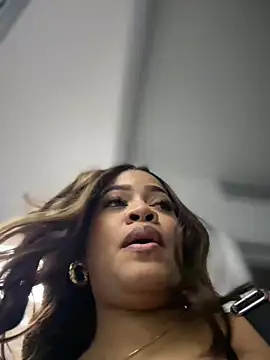 Snapshot of riri_brunnete chatting on 02-28-26, 04:12 riri brunnete online show from 02-28-26, 04:12