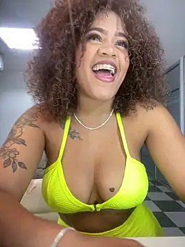 Snapshot of riri_brunnete chatting on 04-14-26, 04:28 riri brunnete online show from 04-14-26, 04:28