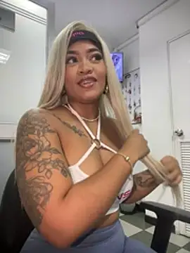 Snapshot of riri_brunnete chatting on 04-02-26, 04:08 riri brunnete online show from 04-02-26, 04:08