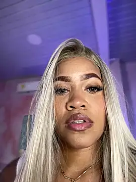 Snapshot of riri_brunnete chatting on 02-04-26, 04:07 riri brunnete online show from 02-04-26, 04:07