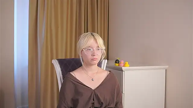 ErlineKaszinski online show from 07-25-26, 01:50