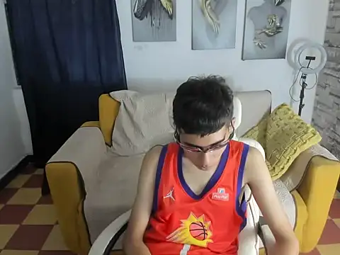 Snapshot of raul_silva chatting on 07-23-26, 01:58 raul silva online show from 07-23-26, 01:58