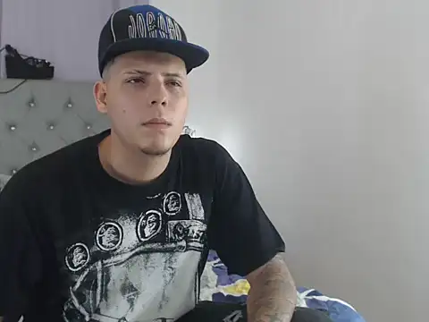 Snapshot of AnthoonyReyes chatting on 07-24-26, 03:30 AnthoonyReyes online show from 07-24-26, 03:30