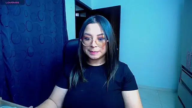 Snapshot of sensualmilena22 chatting on 07-31-26, 01:54 sensualmilena22 online show from 07-31-26, 01:54