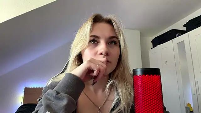 tutsiecutie online show from 07-24-26, 11:50