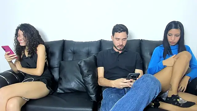 Royal Threesome18 online show from 07-24-26, 02:51