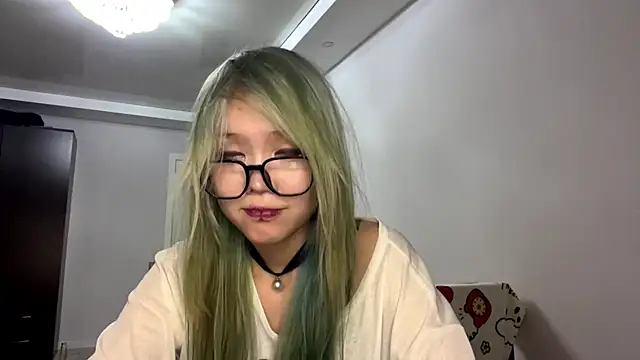 KairiNox online show from 07-25-26, 10:54