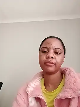 Snapshot of VeronaDime02 chatting on 07-25-26, 08:00 VeronaDime02 online show from 07-25-26, 08:00