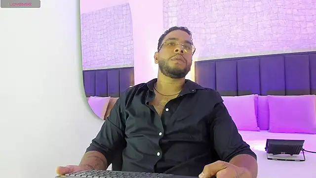 Jacksson Miller  online show from 08-03-26, 10:03