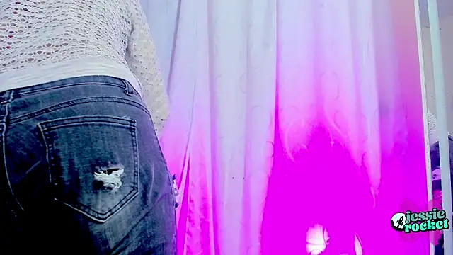 jessierocketx online show from 04-18-26, 10:43