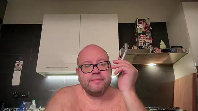 Snapshot of theitalianbear chatting on 09-08-25, 10:31 theitalianbear online show from 09-08-25, 10:31