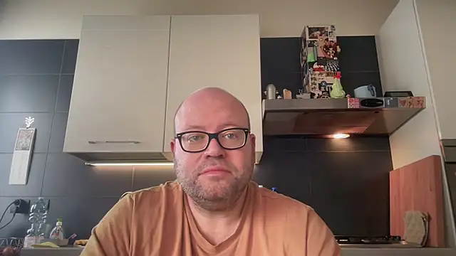 Snapshot of theitalianbear chatting on 03-23-25, 06:37 theitalianbear online show from 03-23-25, 06:37