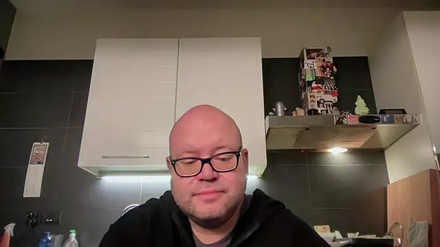 Snapshot of theitalianbear chatting on 10-23-25, 03:16 theitalianbear online show from 10-23-25, 03:16