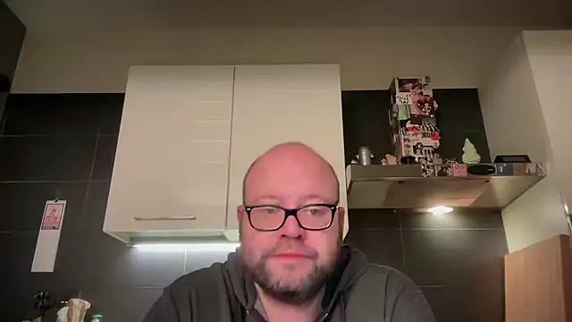 theitalianbear online show from 02-11-26, 05:40