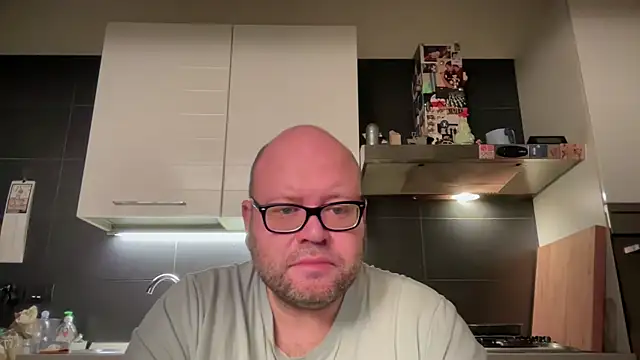 Snapshot of theitalianbear chatting on 02-12-25, 02:56 theitalianbear online show from 02-12-25, 02:56