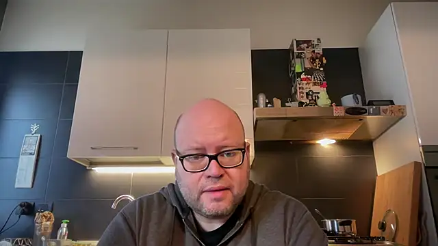 Snapshot of theitalianbear chatting on 01-18-25, 01:40 theitalianbear online show from 01-18-25, 01:40