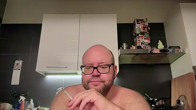 Snapshot of theitalianbear chatting on 09-16-25, 06:20 theitalianbear online show from 09-16-25, 06:20