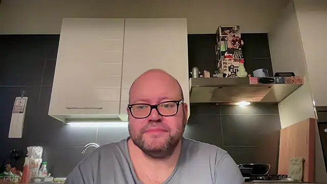 Snapshot of theitalianbear chatting on 02-21-25, 05:35 theitalianbear online show from 02-21-25, 05:35