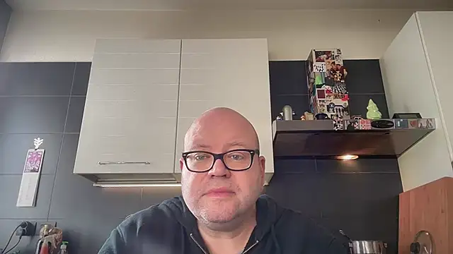 theitalianbear online show from 04-25-26, 06:49