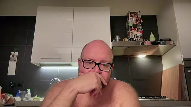 Snapshot of theitalianbear chatting on 09-13-25, 11:05 theitalianbear online show from 09-13-25, 11:05