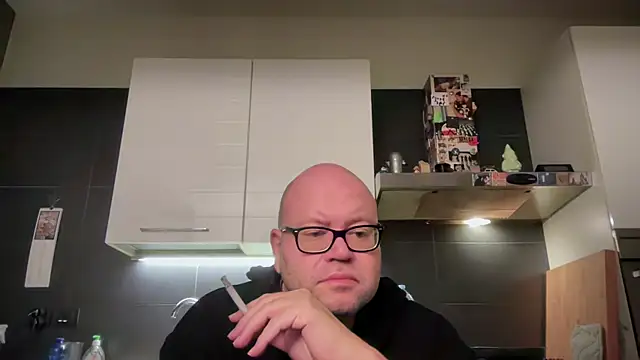 Snapshot of theitalianbear chatting on 10-21-25, 02:55 theitalianbear online show from 10-21-25, 02:55
