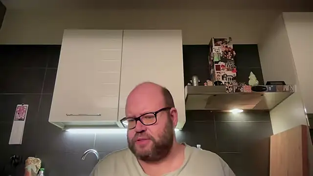 theitalianbear online show from 04-24-26, 02:13