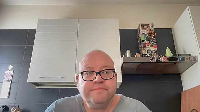 theitalianbear online show from 04-26-26, 07:38