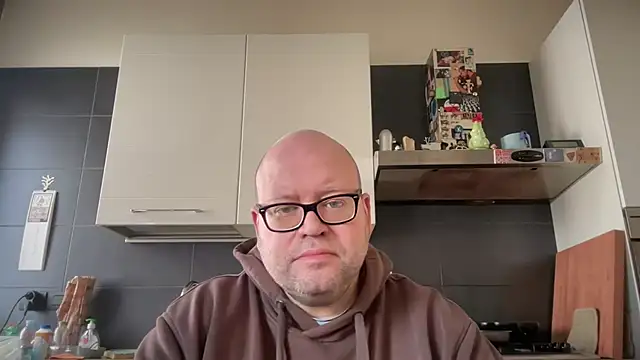 Snapshot of theitalianbear chatting on 02-26-25, 12:38 theitalianbear online show from 02-26-25, 12:38