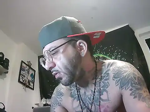 Snapshot of MagicStickBoy chatting on 03-13-26, 08:52 MagicStickBoy online show from 03-13-26, 08:52