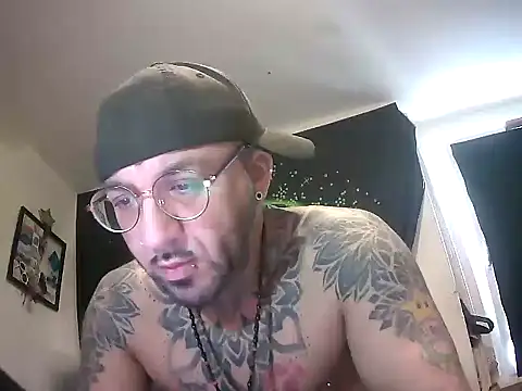 Snapshot of MagicStickBoy chatting on 03-12-26, 10:41 MagicStickBoy online show from 03-12-26, 10:41