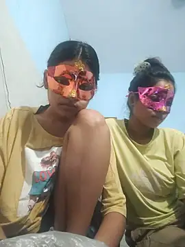 Snapshot of Queen-Rakhi chatting on 08-03-26, 06:03 Queen-Rakhi online show from 08-03-26, 06:03