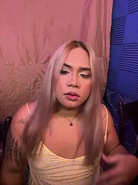 Snapshot of Saffarah chatting on 07-26-26, 12:06 Saffarah online show from 07-26-26, 12:06