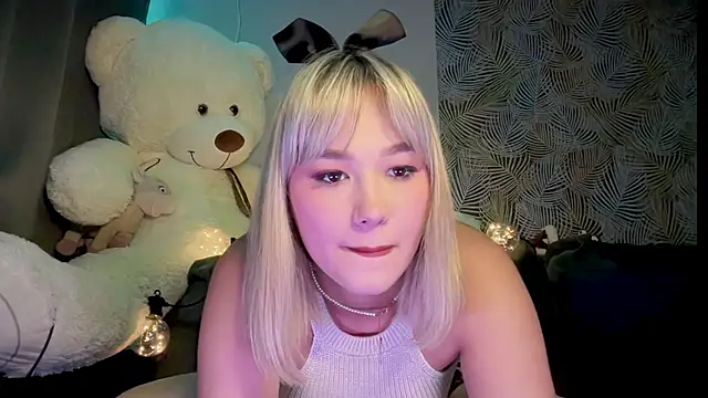 Snapshot of Aurora_meow chatting on 08-02-26, 11:35 Aurora meow online show from 08-02-26, 11:35